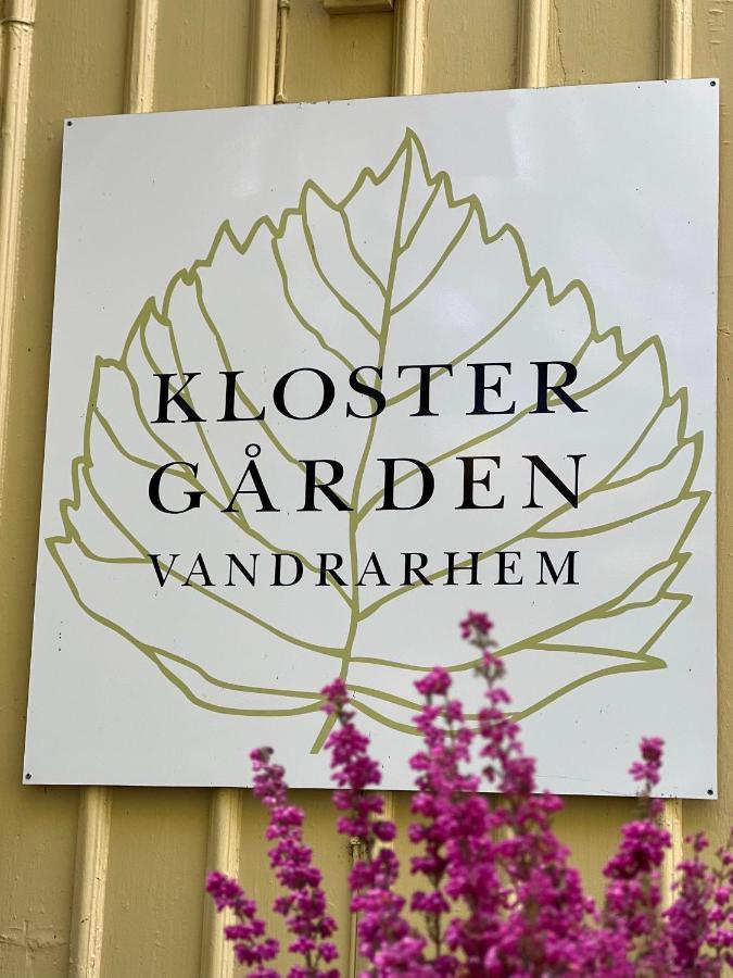 Klostergardens Vandrarhem Varnhem Exterior photo